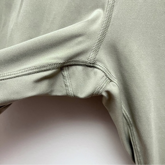 Pink Sport Sage Green Eyelet Cut Out 7/8 Length Seamless Leggings Women’s Large - Picture 3 of 7